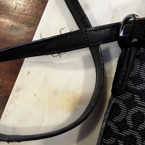 Coach Madison Art Needlepoint Swingpack signature jacquard fabric leather trim. - Picture 7 of 9